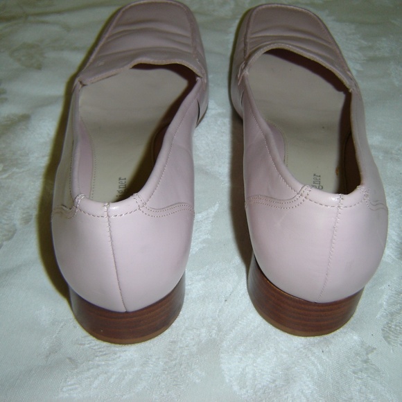 Etienne Aigner Pale Pink Leather Loafer - Picture 5 of 7